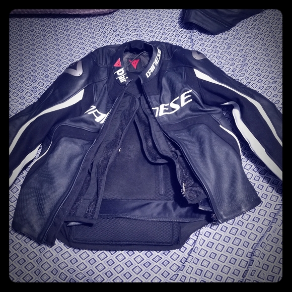 Dainese D-air Misano - Picture 1 of 8